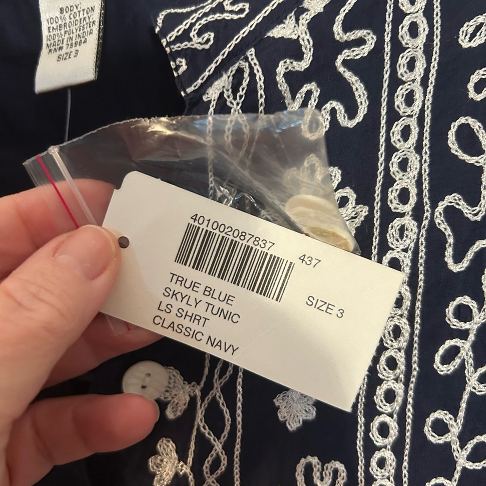 Chico's Dark Blue Floral Embroidered Tunic Size 3 (Chico’s) - Picture 4 of 13